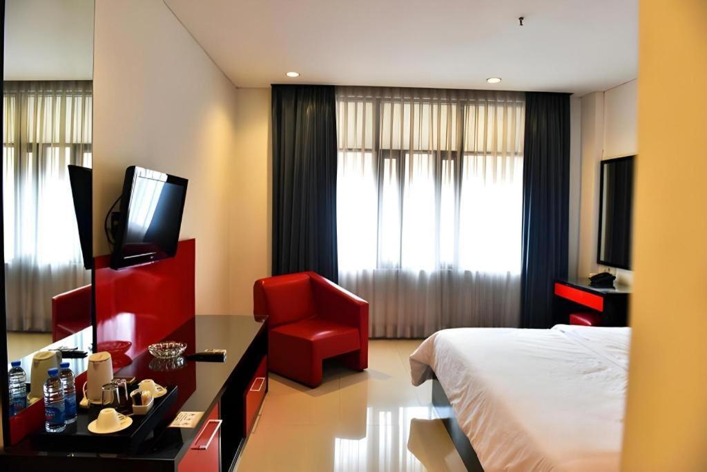 Hotel Cemerlang Bandung Zewnętrze zdjęcie