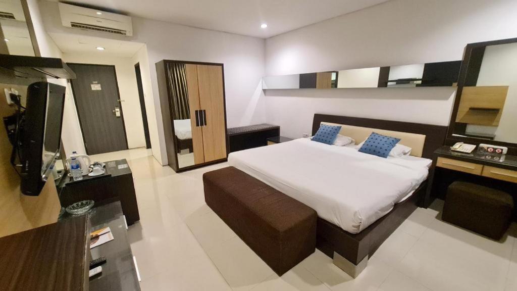 Hotel Cemerlang Bandung Zewnętrze zdjęcie
